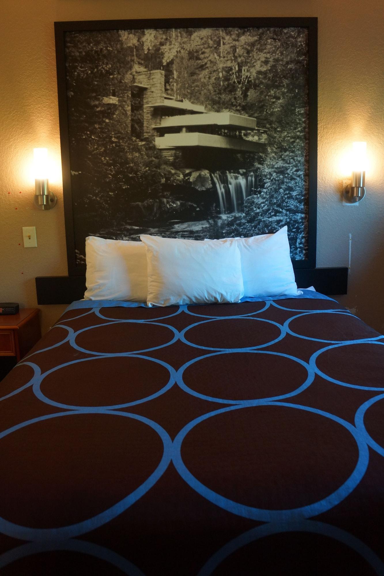 Super 8 By Wyndham Delmont Hotel Exterior foto