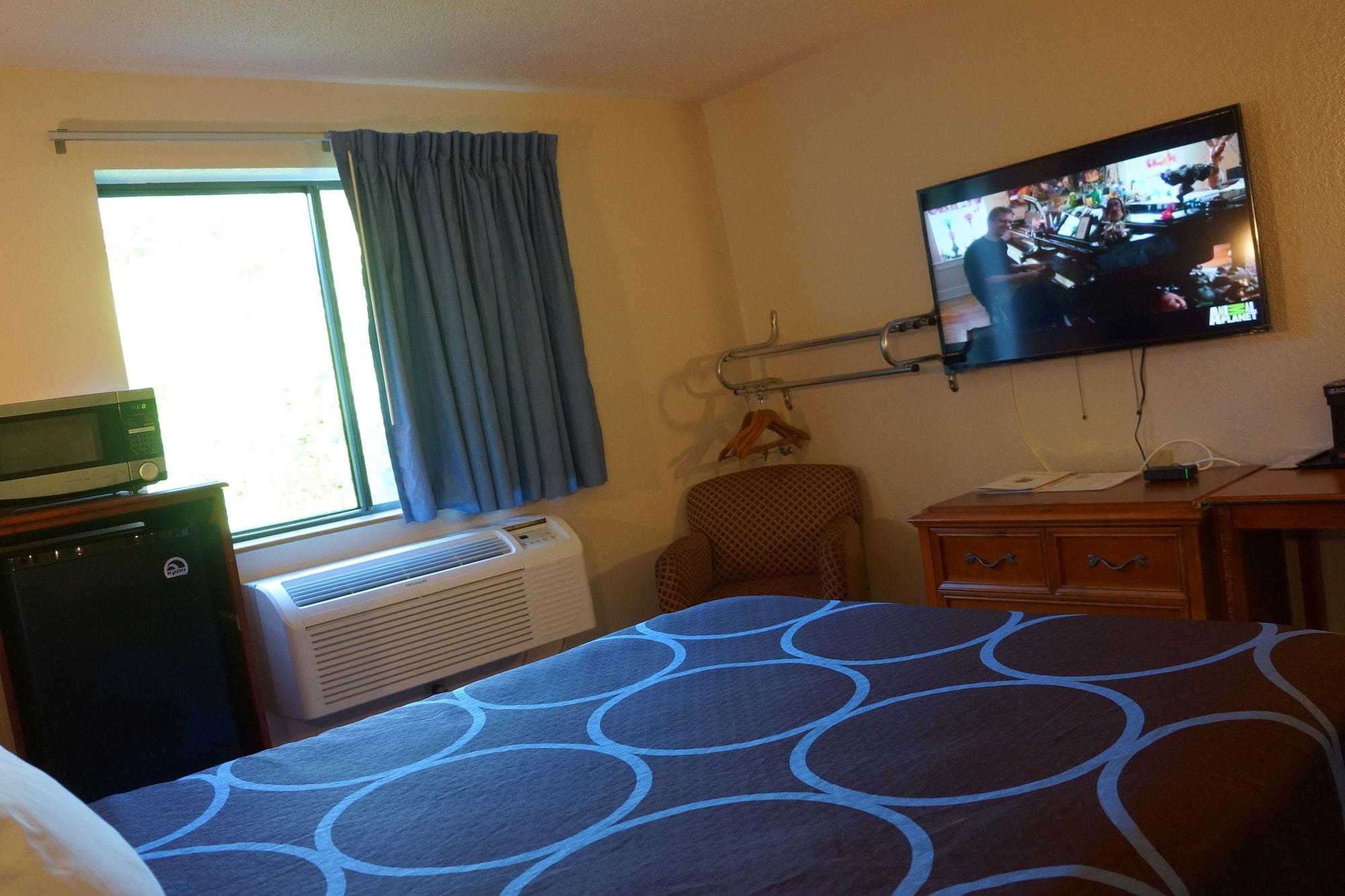 Super 8 By Wyndham Delmont Hotel Exterior foto