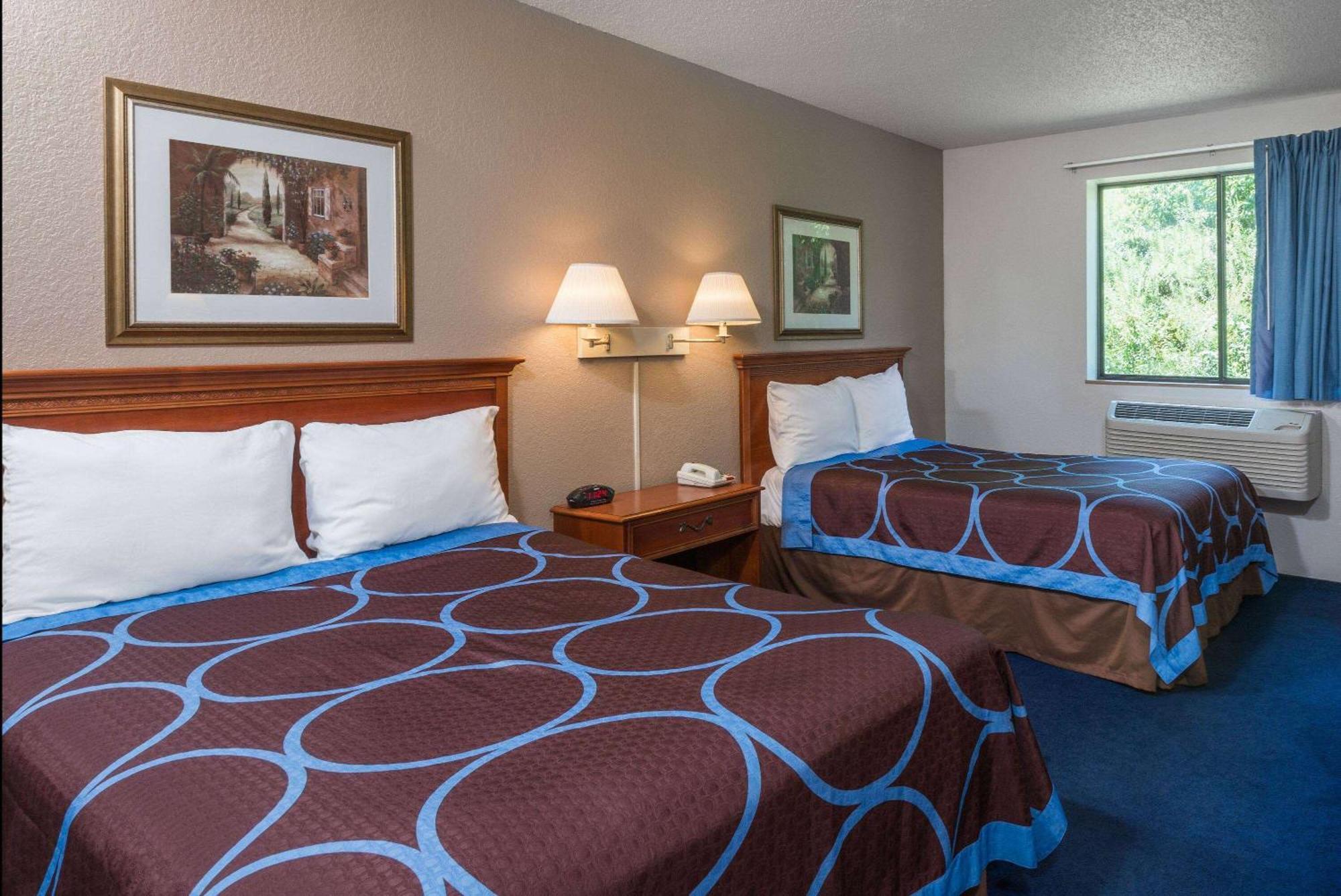 Super 8 By Wyndham Delmont Hotel Exterior foto