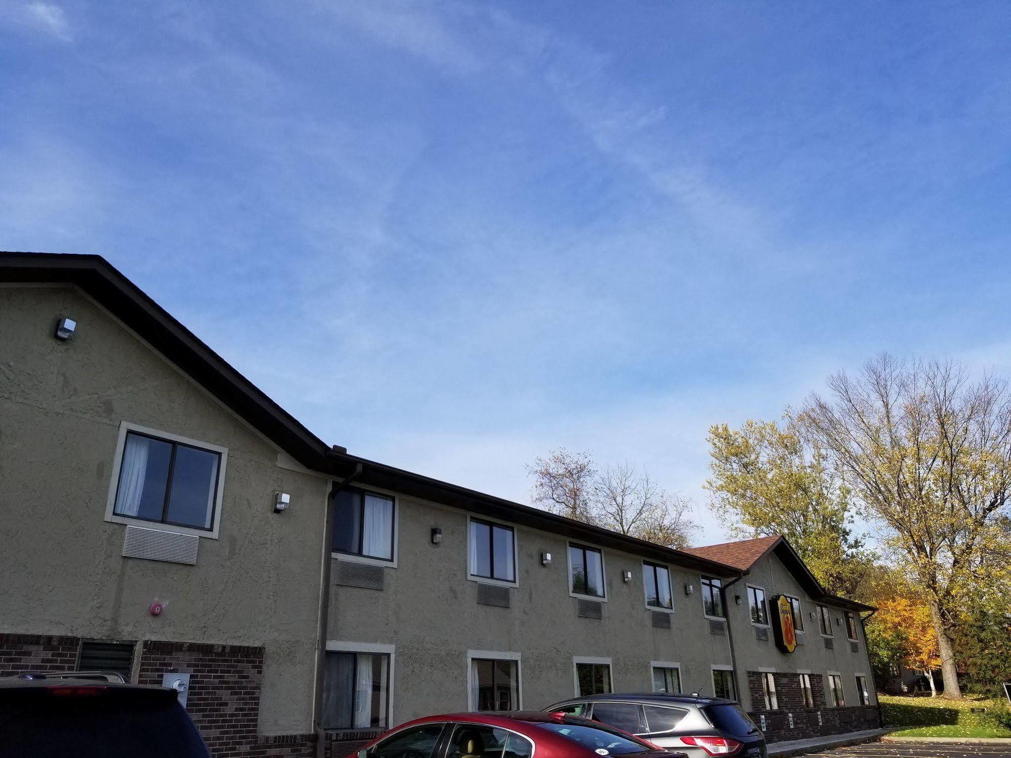 Super 8 By Wyndham Delmont Hotel Exterior foto