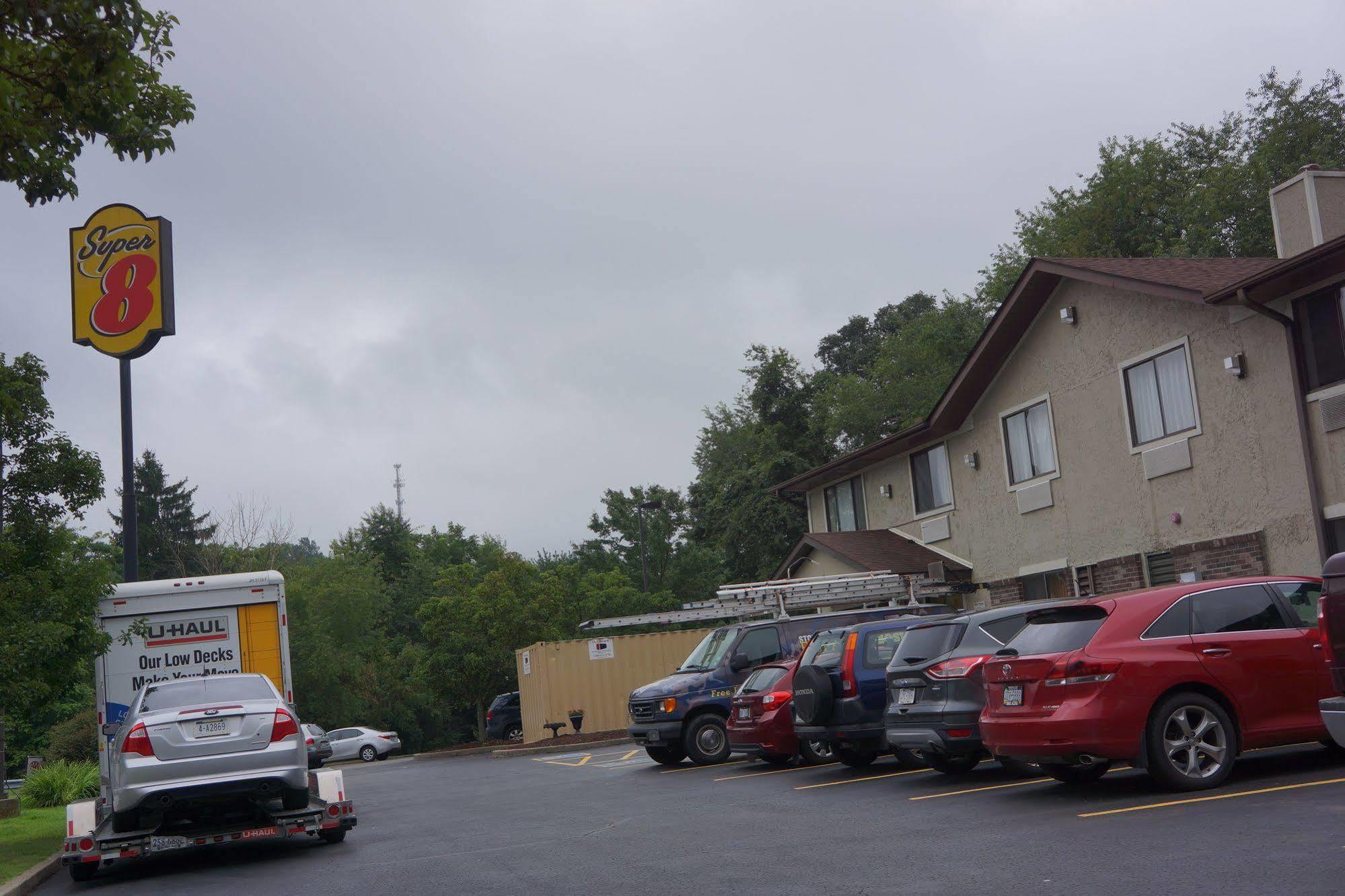 Super 8 By Wyndham Delmont Hotel Exterior foto